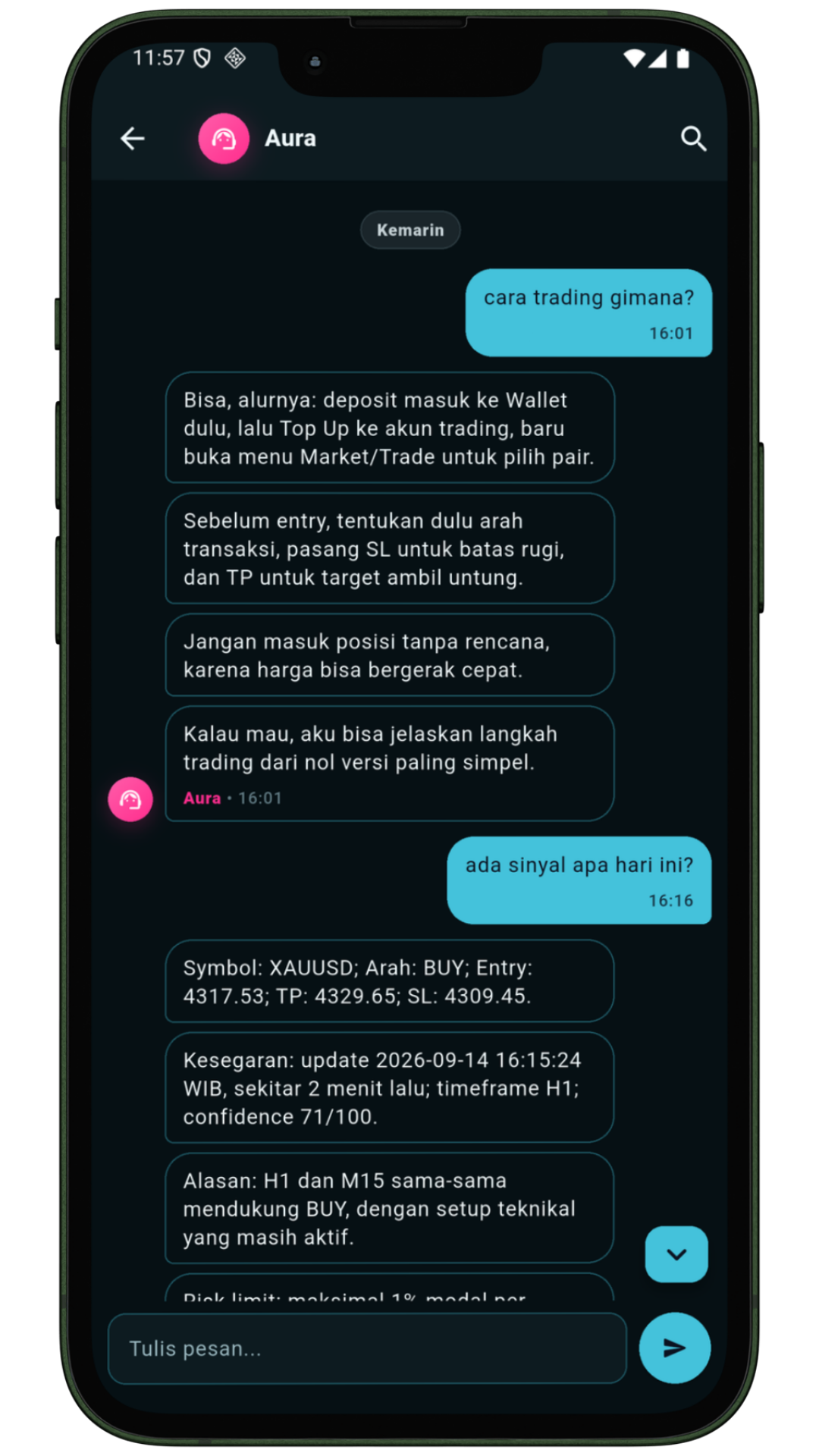 Screenshot Aura Trade app showing wallet balance, shortcuts, active account, and running position